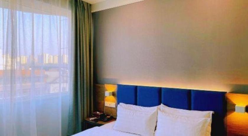 7 Days Inn Luzhou Commercial Pedestrian Street Center Exterior foto